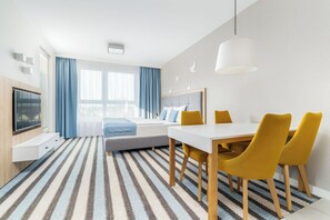 Apartament | 高級寢具、客房內保險箱、筆電工作空間、遮光布/窗簾