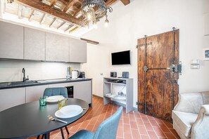 Studio | Living area