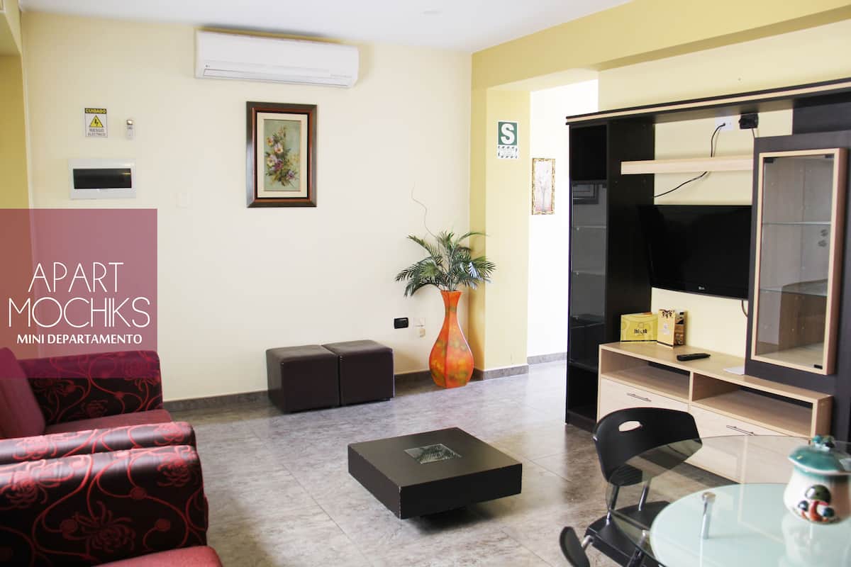 Family Quadruple Room, 1 Bedroom, Non Smoking, Private Bathroom | Hypo-allergenic bedding, down duvets, memory-foam beds, in-room safe