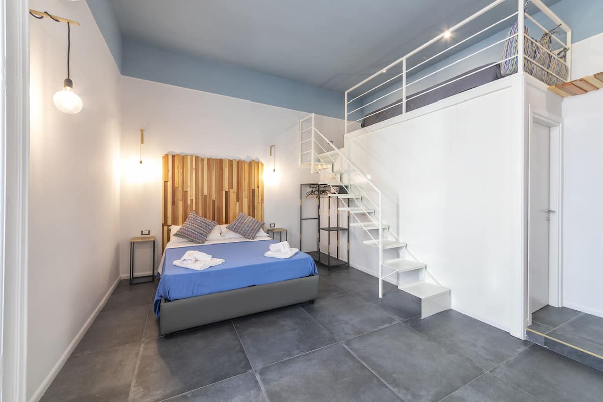 1 bedroom, Frette Italian sheets, premium bedding, down duvets