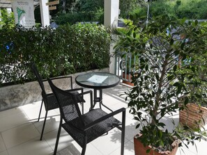 Standard Double Room with Terrace | In-room safe, free WiFi, bed sheets - Blue Moon Samet (Rayong)