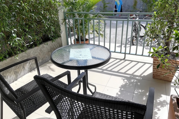 Standard Double Room with Terrace | Széf a szobában, ingyenes wifi és ágynemű