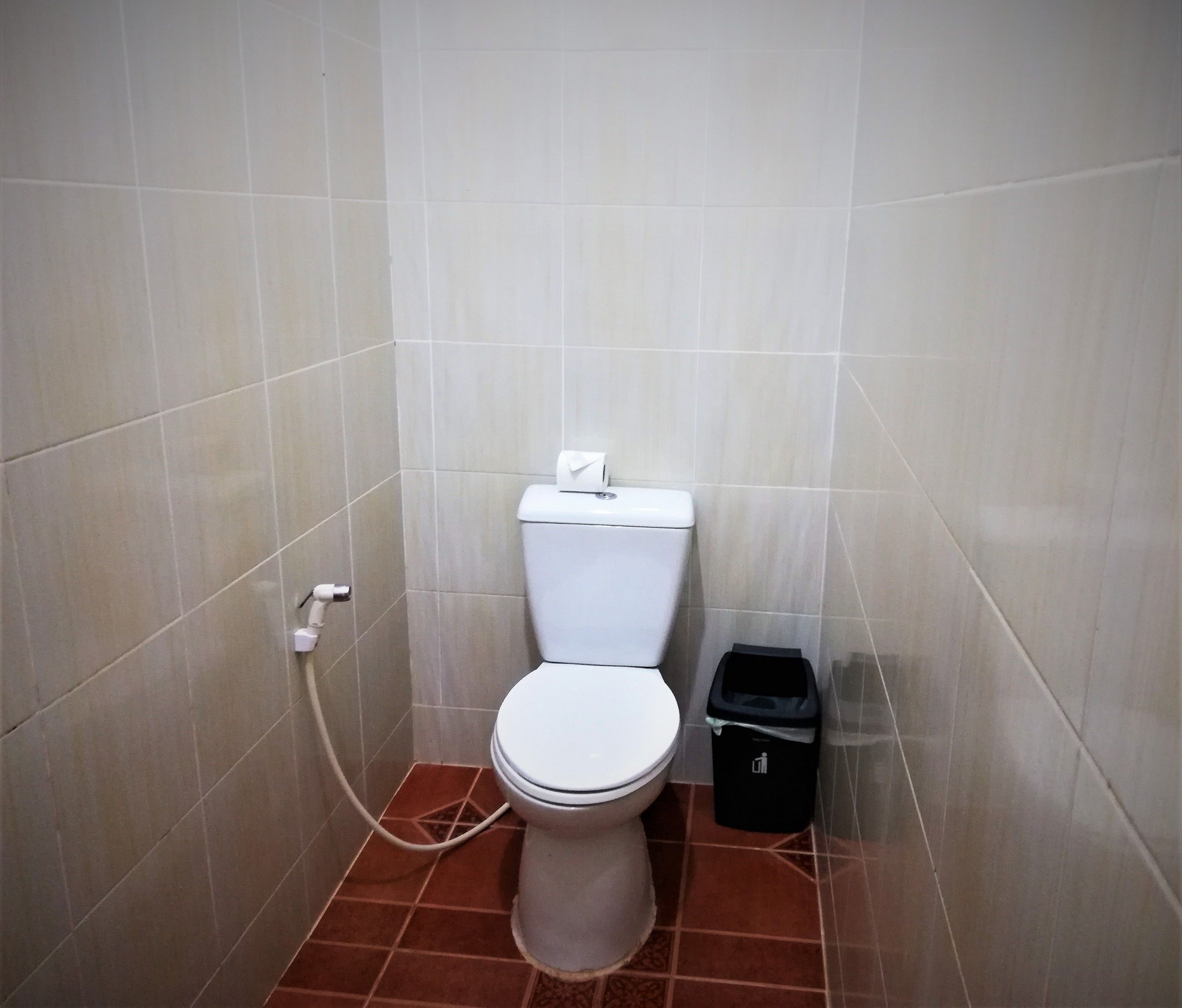 standard double room with terrace | bathroom | shower, free toiletries, hair dryer, towels