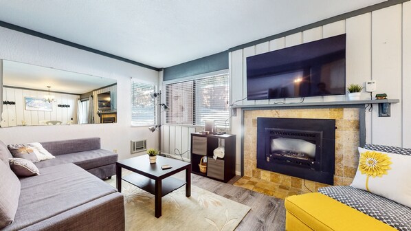 Condo, 1 Bedroom | Interior