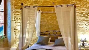 Chambre Double Lune de Miel (Tourelle) | Décoration personnalisée, ameublement personnalisé, bureau