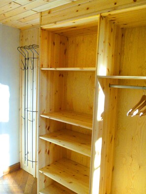 Apartment (Split Level) | Blackout drapes, soundproofing, iron/ironing board - Villa-Hufeland (Berlin)