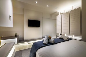 In-room safe, individually furnished, free WiFi, bed sheets - Solar Apartments by Amara Living (Chania)