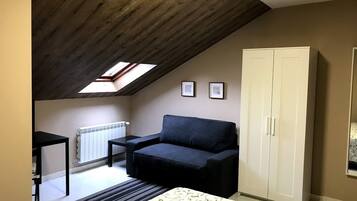 Double Room, 2 Twin Beds, Non Smoking | Room amenity