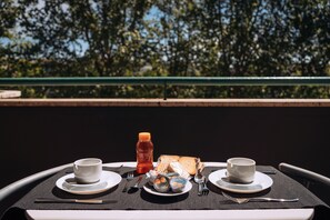 إفطار يومي مقابل رسوم