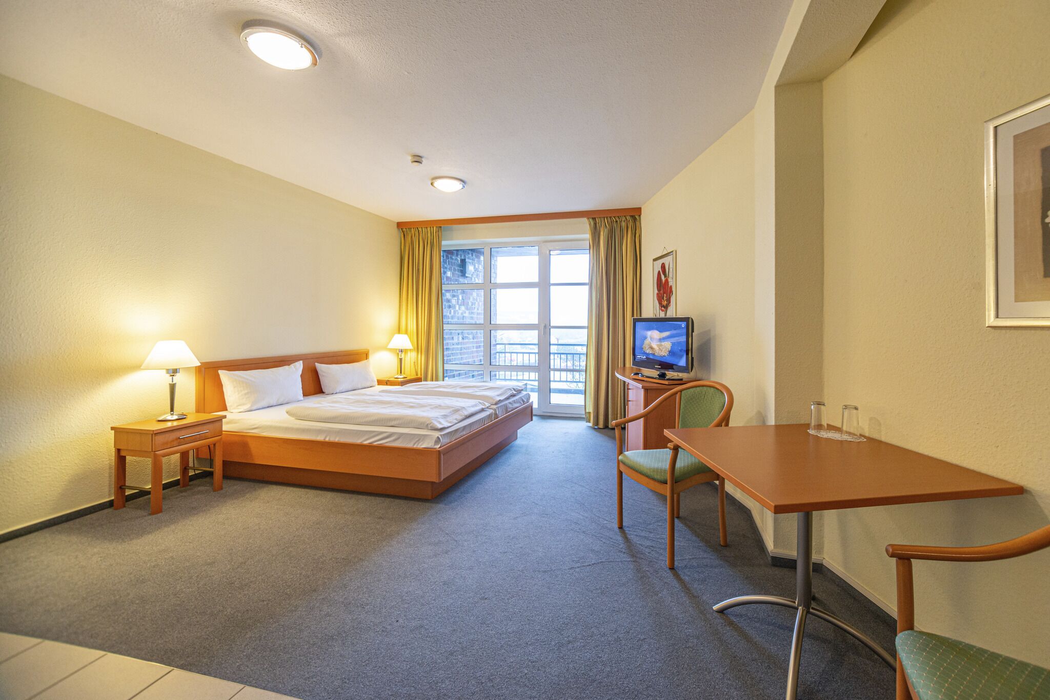 studio - adjacent building | living area | flat-screen tv