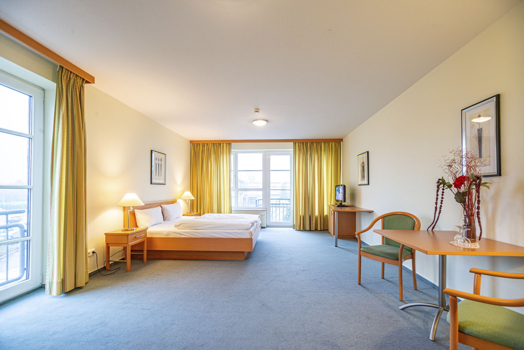 studio - adjacent building | living area | flat-screen tv