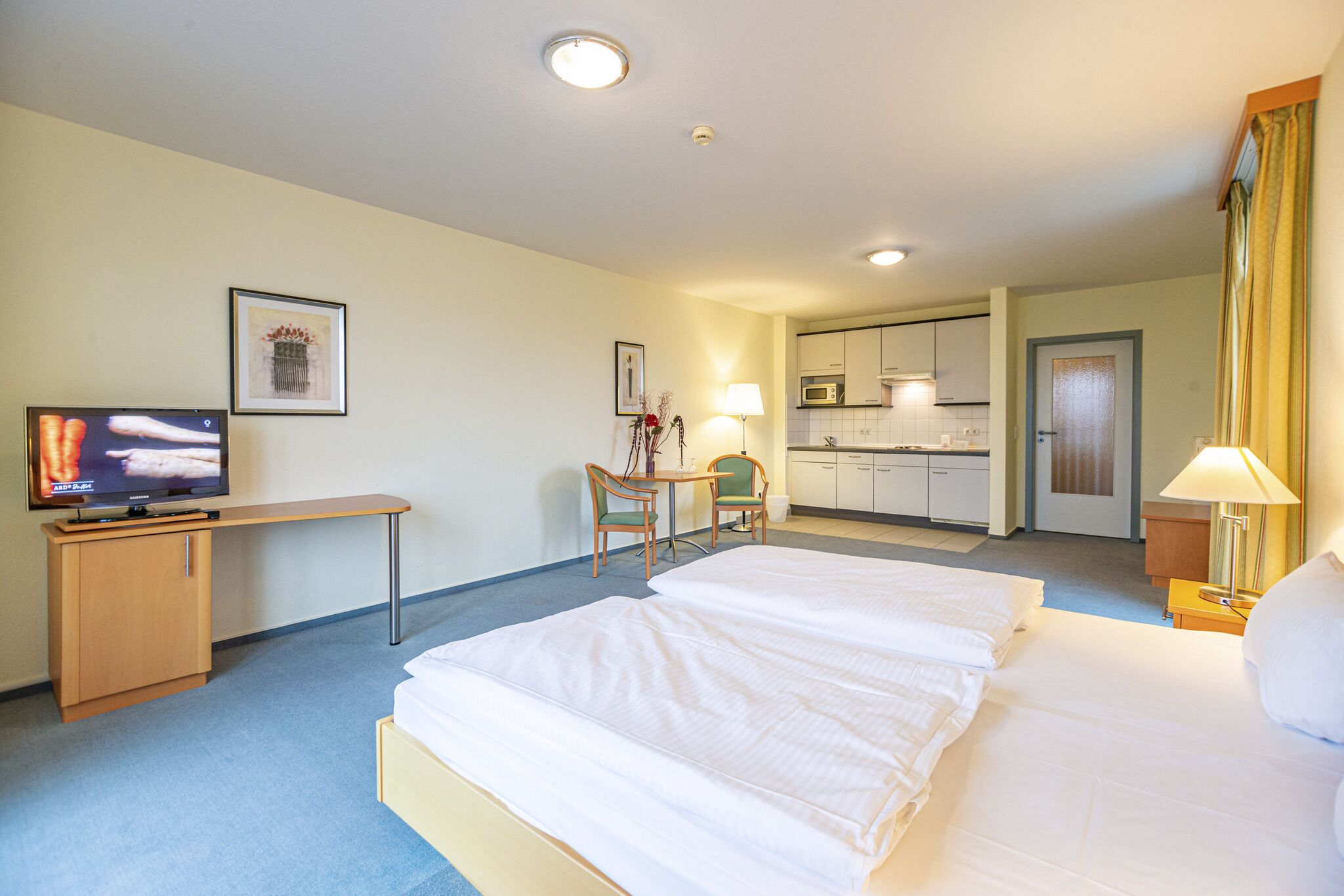 Studio - adjacent building | Living area | Flat-screen TV