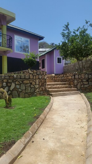 Exterior - VOT Hostel (Mwanza)