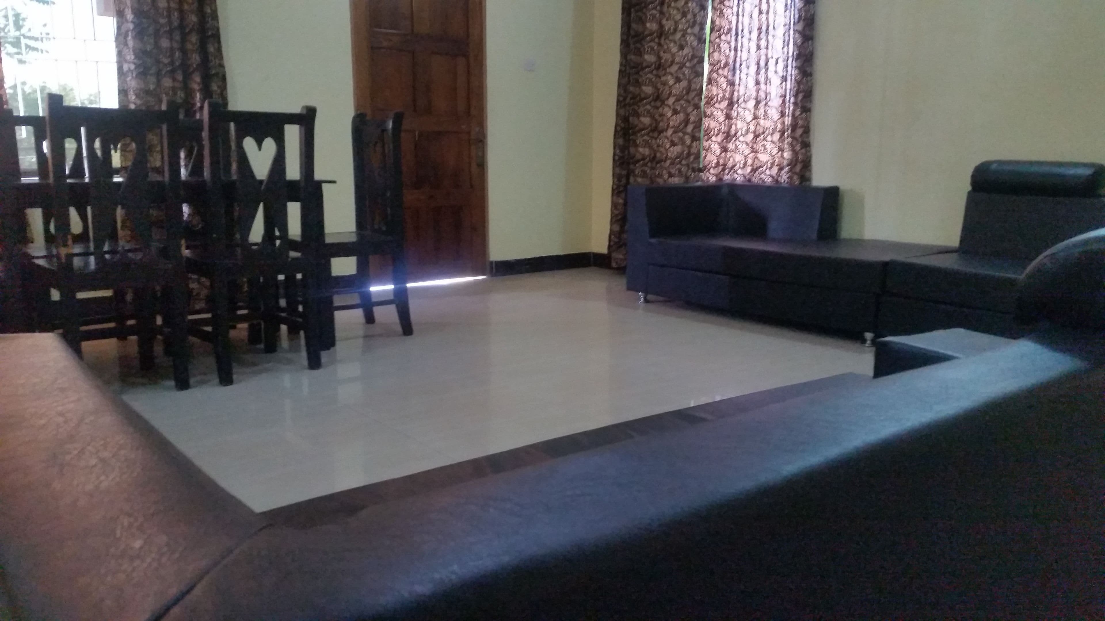 エコノミー シングル ルーム セミダブルベッド 1 台 バリアフリー 禁煙 | リビング エリア