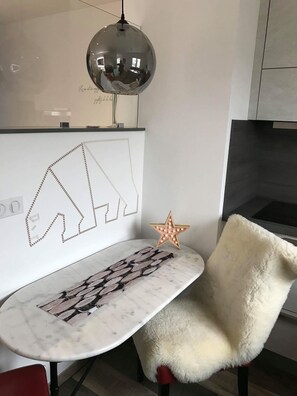 Studio Deluxe, 1 grand lit, cuisine, vue jardin | Cuisine privée