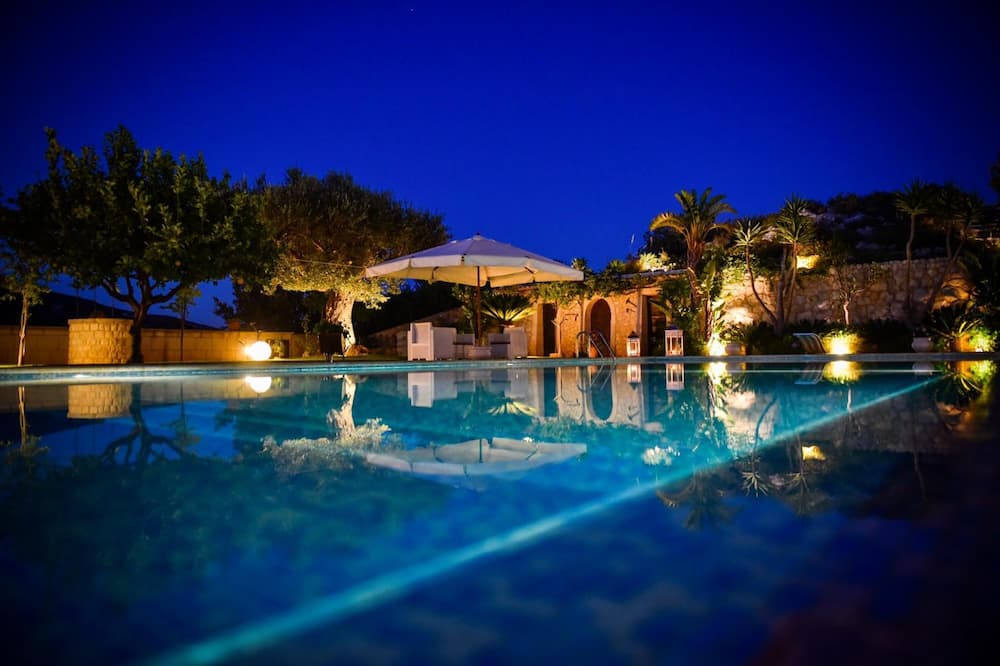 Villa Kete Deluxe Rooms