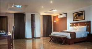 Family Apartment, 5 Bedrooms, Non Smoking | In-room safe, desk, blackout drapes, soundproofing - Residence Maryka II (Cotonou)