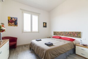 Apartamento, 2 quartos | 2 quartos, ferros/tábuas de passar roupa, Wi-Fi de cortesia