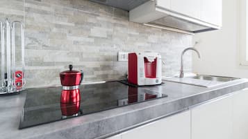 Apartment, 2 Bedrooms | Private kitchenette