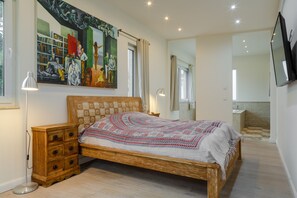 Apartment | Individually decorated, individually furnished, desk, iron/ironing board - Guesthouse Loft (Meerbusch)