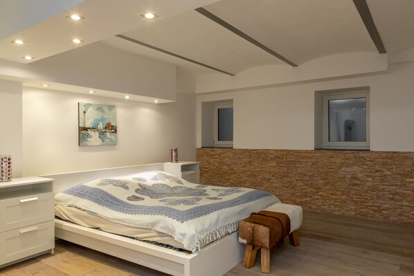 Luxe loft | 3 slaapkamers, individueel gedecoreerd, individueel gemeubileerd
