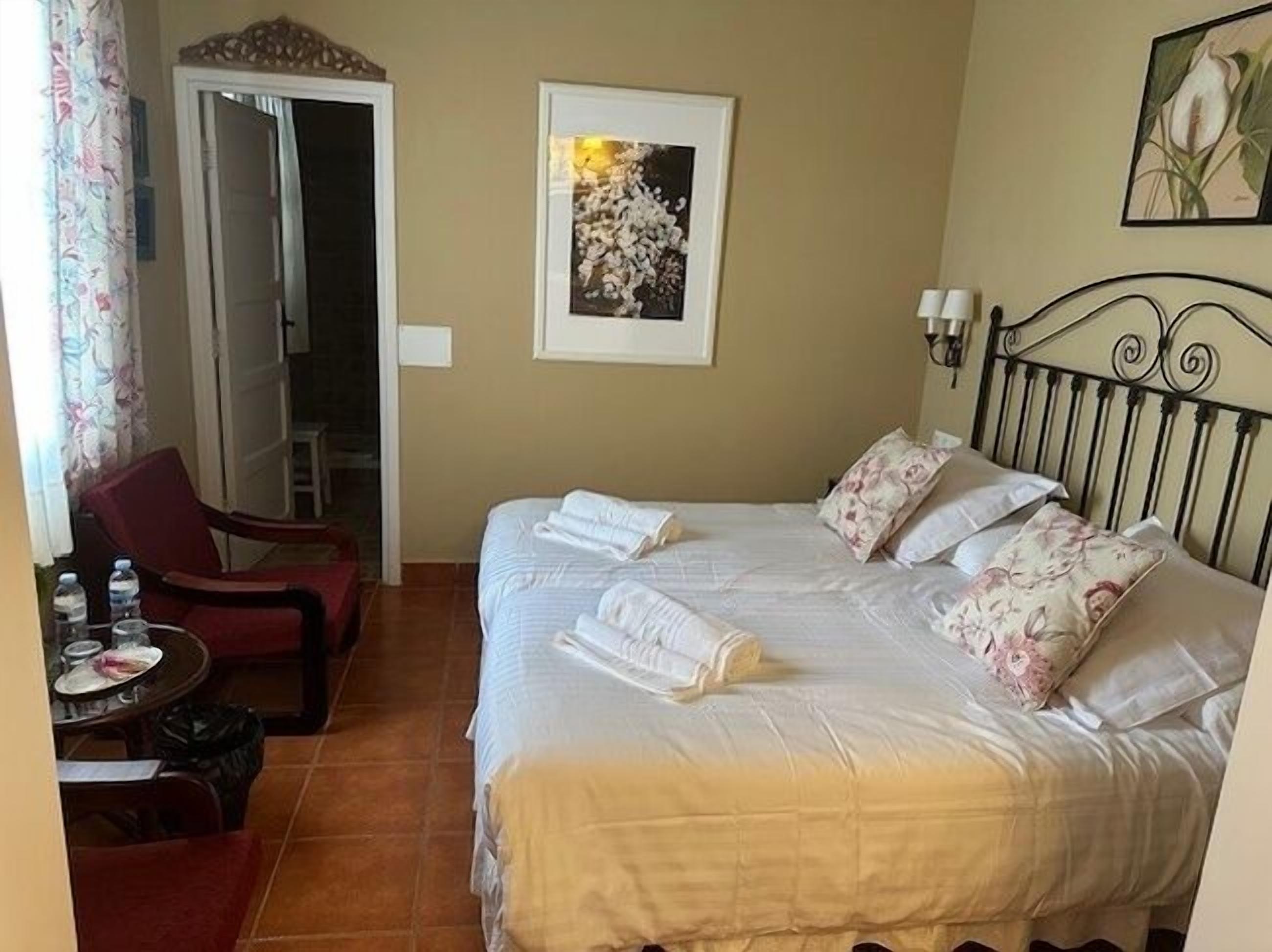 Standard Twin Room | Down comforters, in-room safe, free WiFi, bed sheets