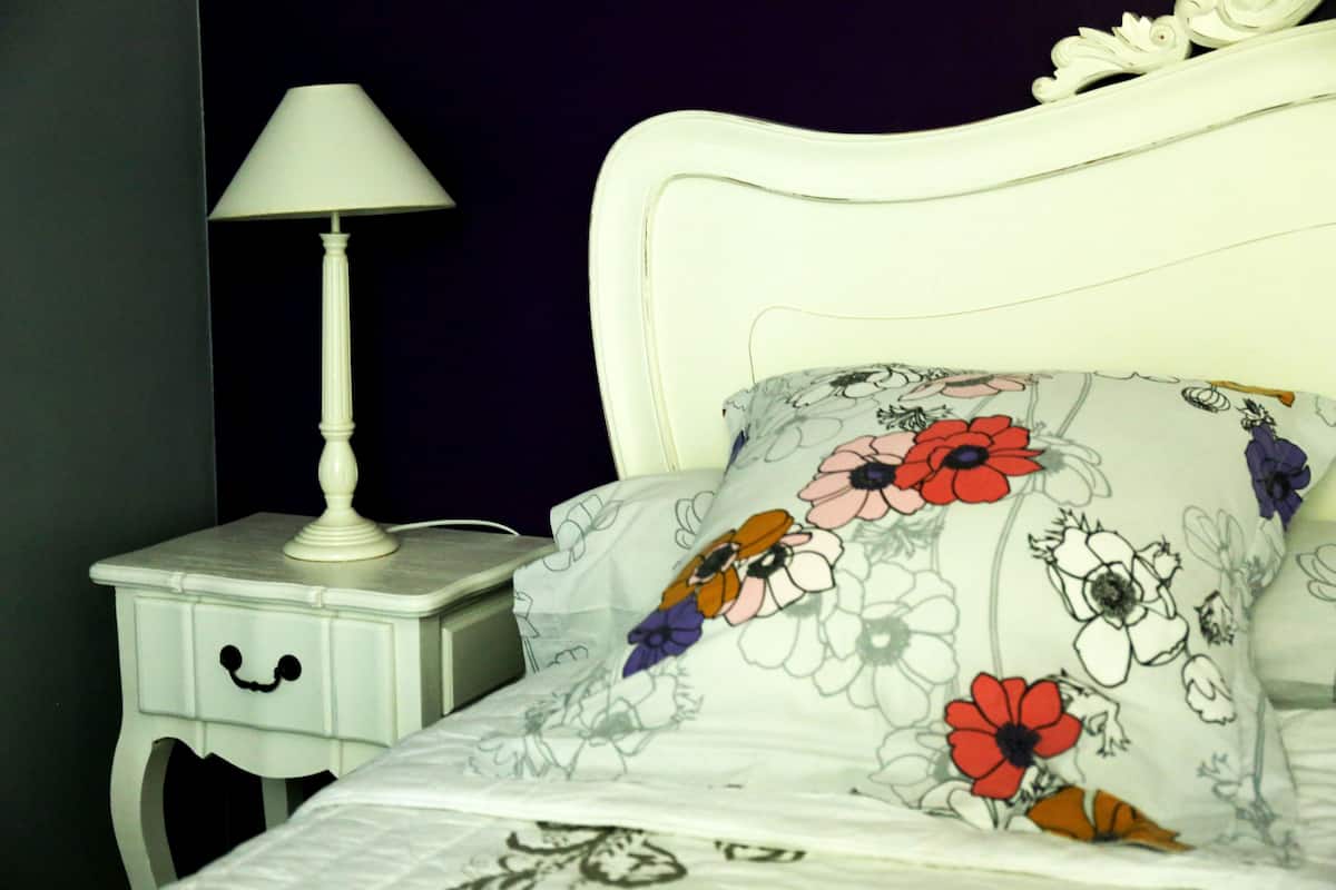 Chambre Double Romantique (Barbara) | Décoration personnalisée, ameublement personnalisé, bureau