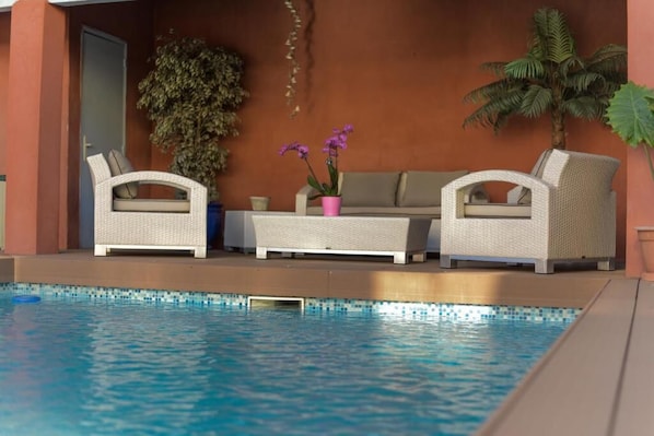 Outdoor pool, pool loungers