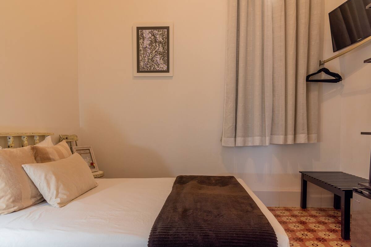 Kahden hengen standard-huone | Ylelliset vuodevaatteet, untuvapeitot, pillowtop-patjalliset sängyt