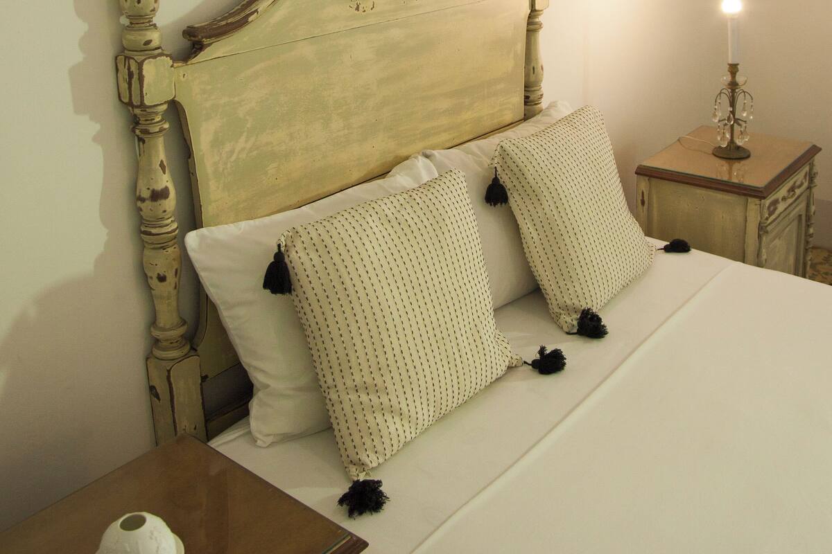 Kahden hengen standard-huone | Ylelliset vuodevaatteet, untuvapeitot, pillowtop-patjalliset sängyt