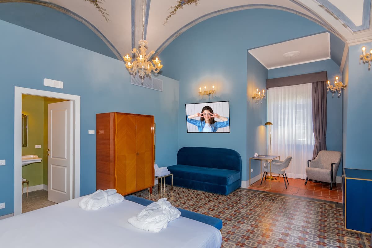 executive room | down duvets, minibar, desk, laptop workspace