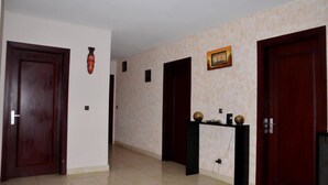 Unclassified image, 4 of 12, button - Villa Cocody Cité Des Arts (Abidjan)