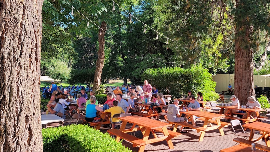 Wolf Creek Inn & Tavern