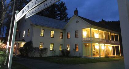 Wolf Creek Inn & Tavern