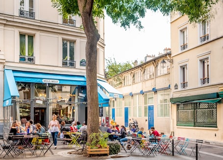 Exterior. La Planque Hôtel