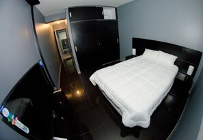 Apartment, 3 Bedrooms, Accessible, Private Bathroom