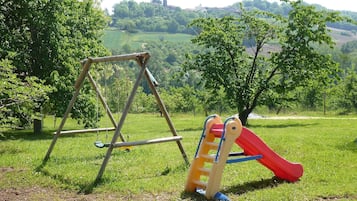 Children’s play area – outdoor