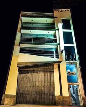 Mặt tiền nơi lưu trú