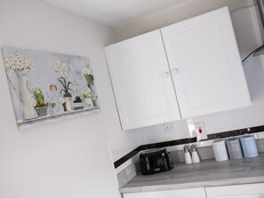 شقة - بحمام خاص | مطبخ خاص