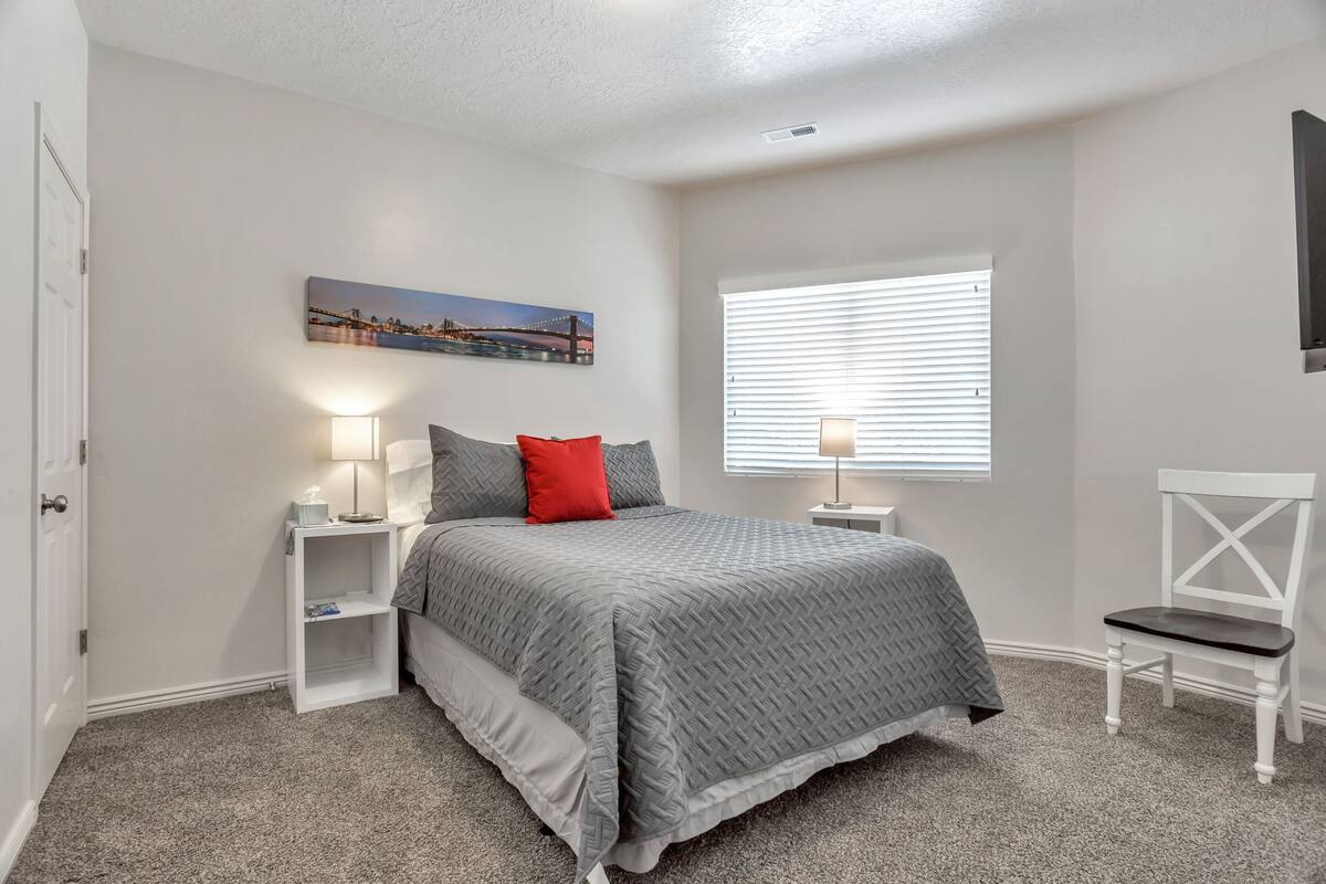 Comfort Room, 1 Queen Bed, Non Smoking | Egyptian cotton sheets, premium bedding, soundproofing, WiFi (free)