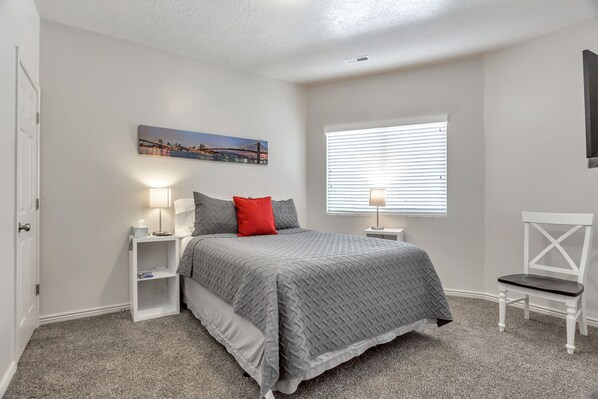 Comfort Room, 1 Queen Bed, Non Smoking