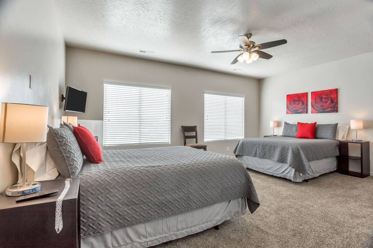 Classic Room, 2 Queen Beds, Non Smoking | Egyptian cotton sheets, premium bedding, soundproofing, WiFi (free)