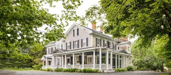 Mira Monte Inn & Suites