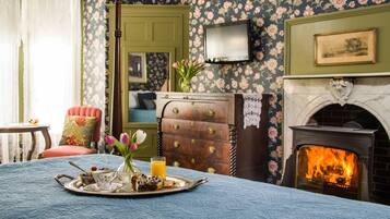 Room (Belmont) | Seterika/papan seterika, katil bayi mudah alih, Wi-fi percuma