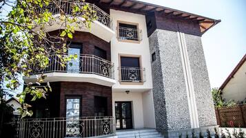 Bagian depan properti