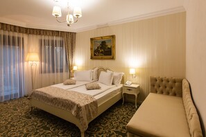Deluxe tweepersoonskamer, balkon, uitzicht op stad (4*) | Kameruitzicht