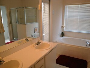 Hus - 4 sovrum - privat pool | Badrum | Handdukar