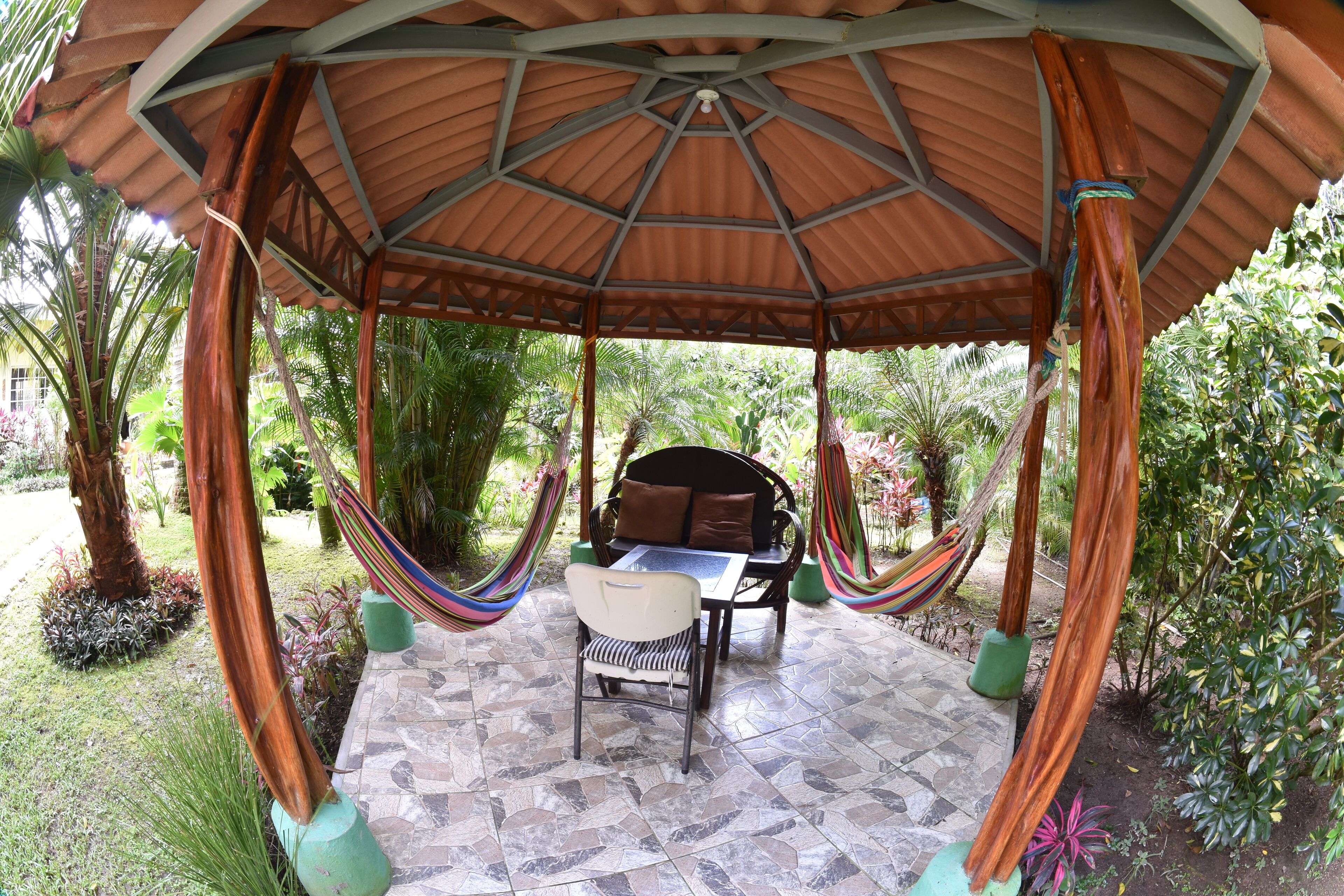 shower, rainfall showerhead, free toiletries, hair dryer