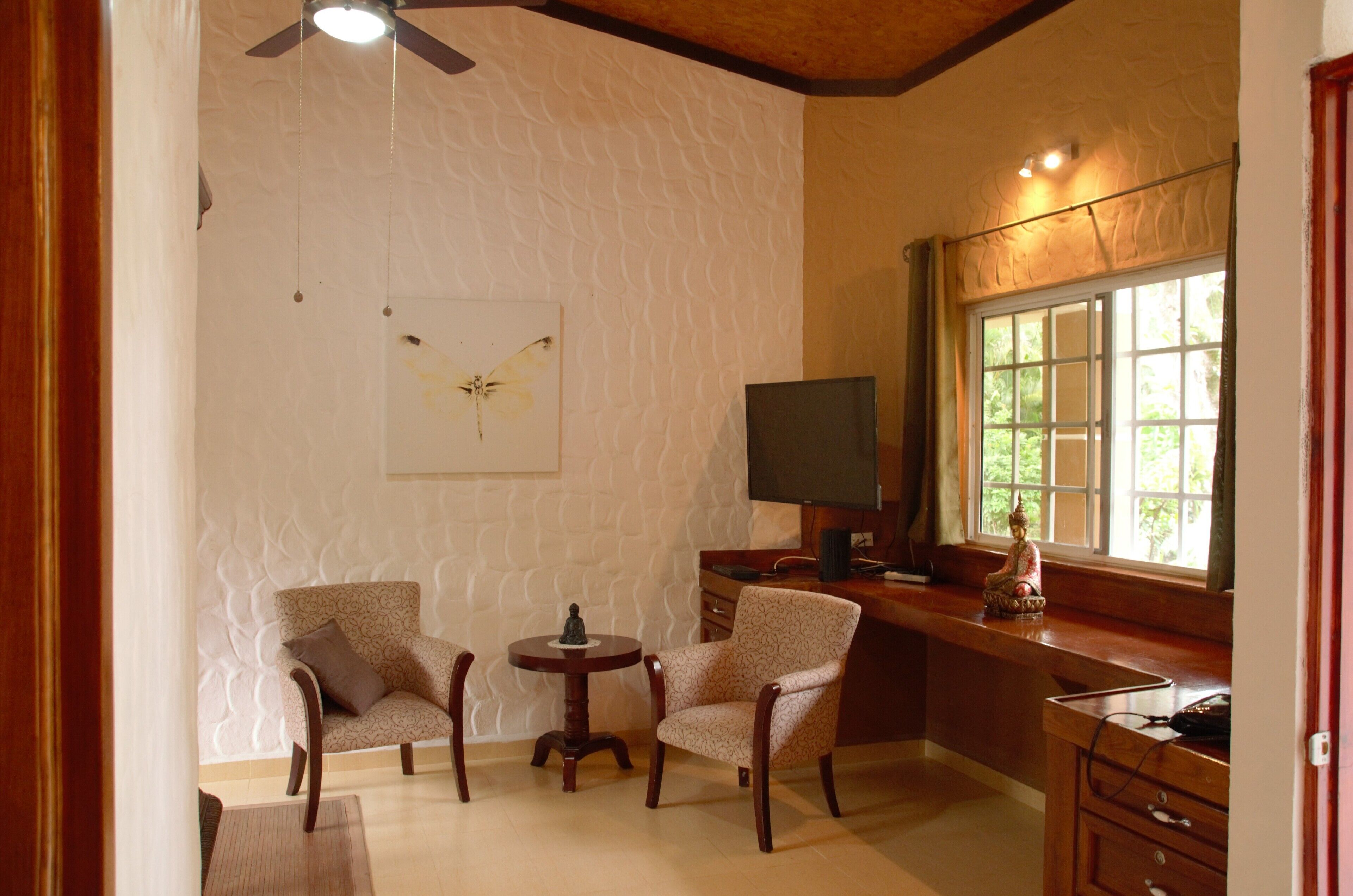 deluxe apartment | individually furnished, desk, laptop workspace, iron/ironing board