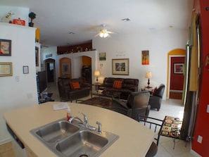 独立别墅, 4 间卧室, 私人游泳池 | 客厅 | 平板电视、DVD 播放器